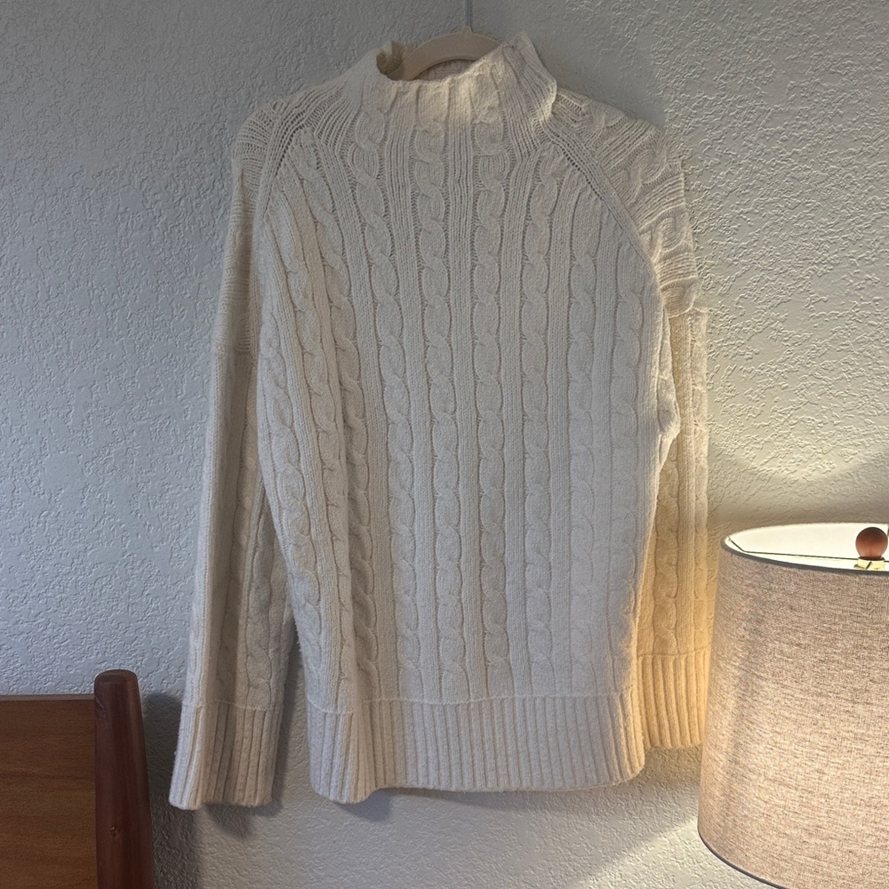 Abercrombie & Fitch Cream Cable Knit Turtleneck Sweater